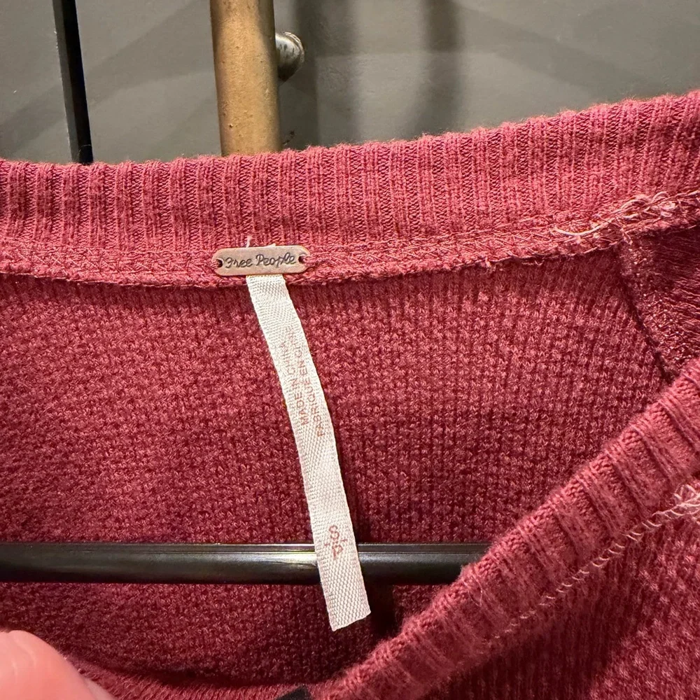 Free People Cropped Thermal Top | Contrast Knit Sleeves | Burgundy | Size S